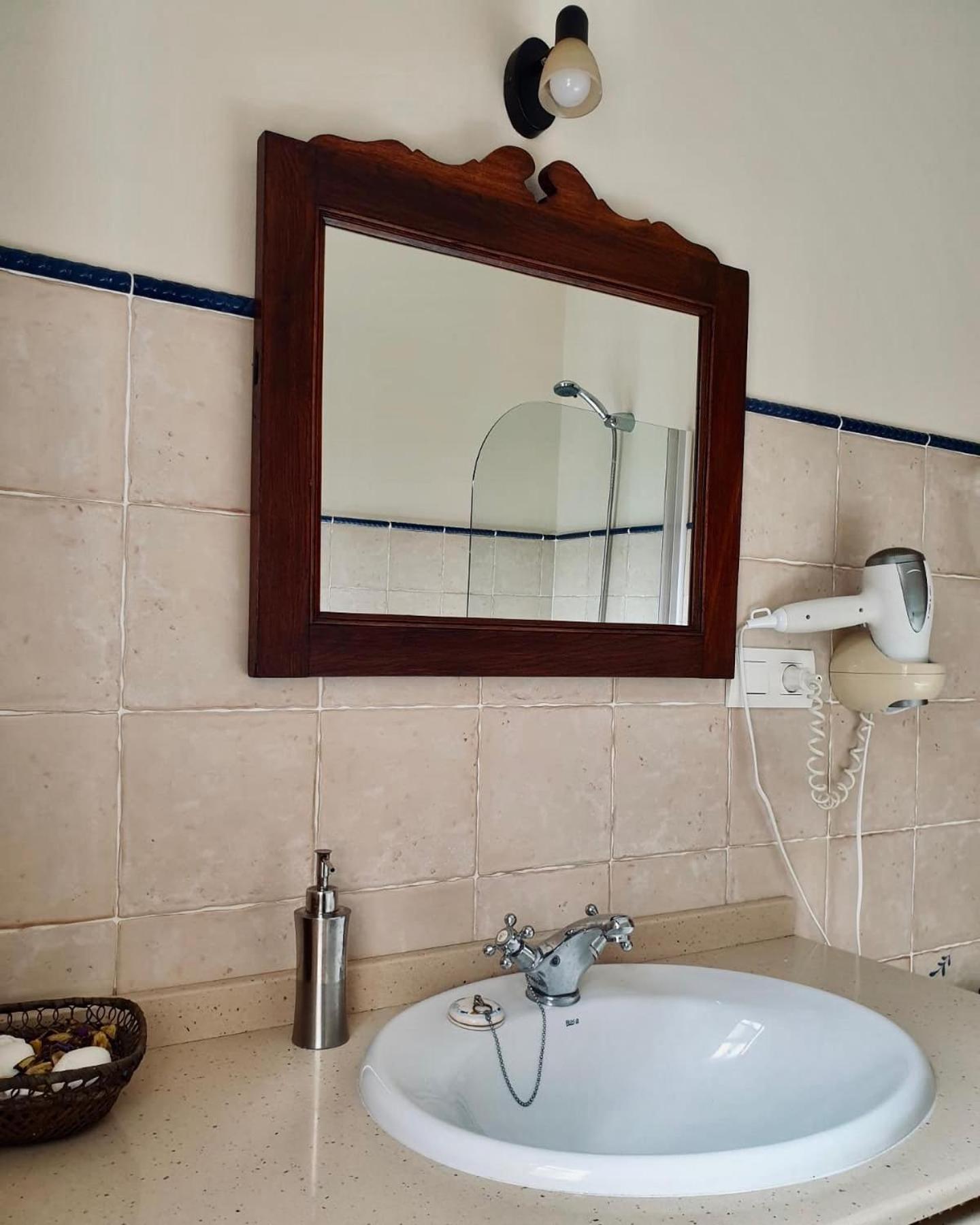 Apartamentos Rurales El Picoretu Mestas De Con Exterior foto